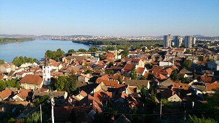 Вид на Земун и Белград с милениумовской башни